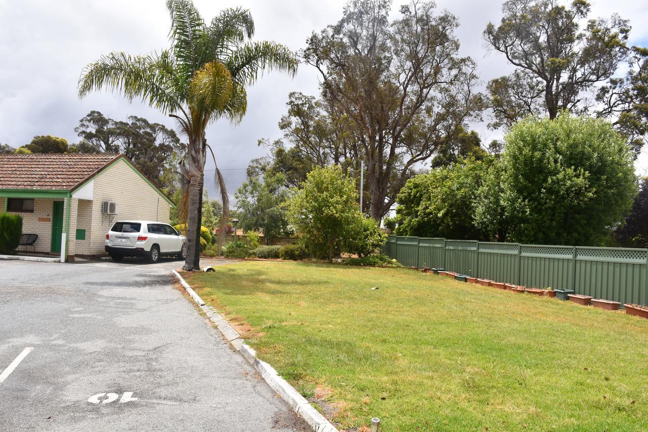 Mount Barker Valley Views Motel & Chalets, Western Australia Bagian luar foto